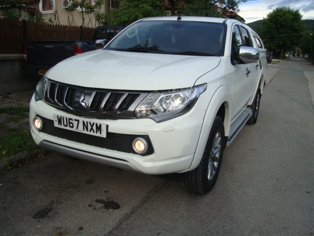 Mitsubishi L200 Barbarian 2.5, снимка 1 - Автомобили и джипове - 47667642