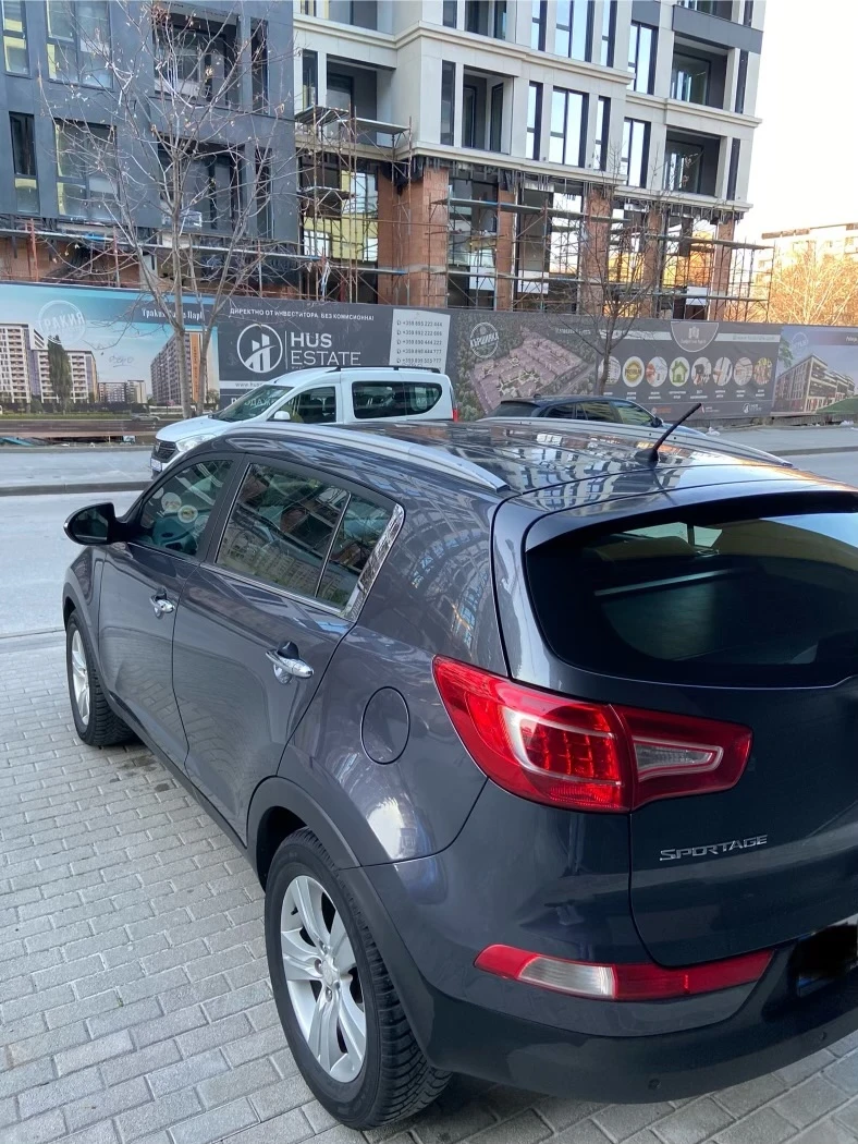 Kia Sportage, снимка 8 - Автомобили и джипове - 48562081