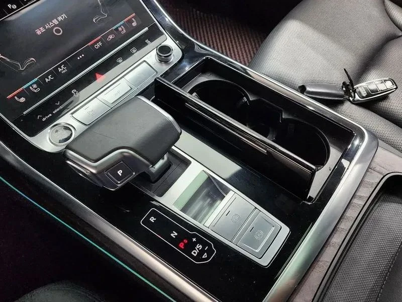 Audi Q7, снимка 9 - Автомобили и джипове - 56689740