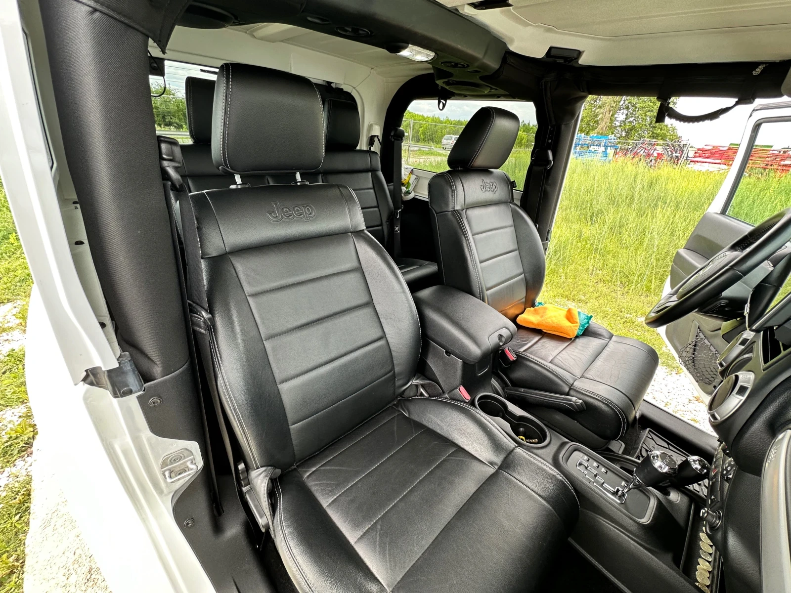 Jeep Wrangler  - изображение 8