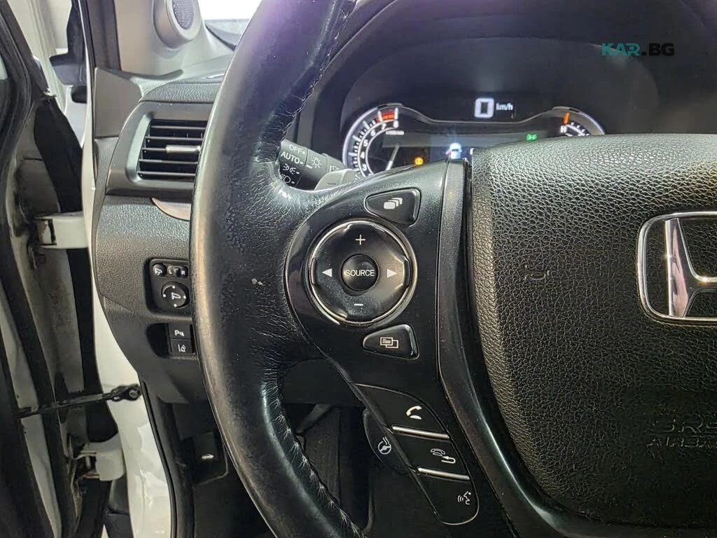 Honda Ridgeline Touring * AWD * АвтоКредит* (ЦЕНА ДО БГ), снимка 7 - Автомобили и джипове - 54642957