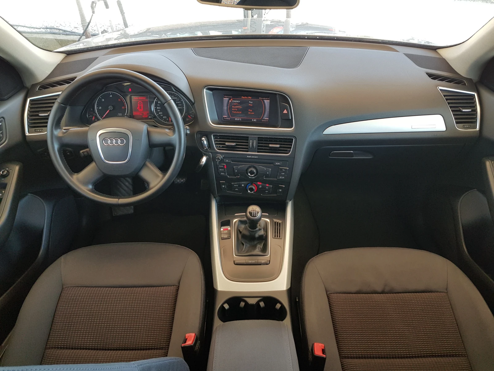 Audi Q5 QUATTRO 2.0 TDI-170 к.с. 6 скорости ЛИЗИНГ, снимка 10 - Автомобили и джипове - 54865317