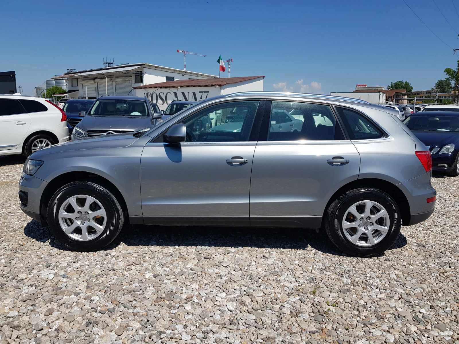 Audi Q5 QUATTRO 2.0 TDI-170 к.с. 6 скорости ЛИЗИНГ, снимка 8 - Автомобили и джипове - 54865317