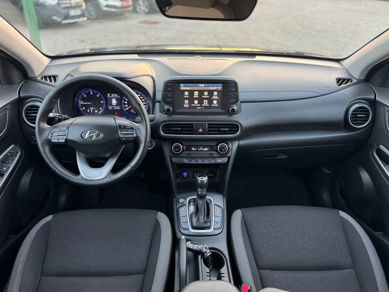 Hyundai Kona Автомат, Дистроник, Keyless, 2019g, снимка 13 - Автомобили и джипове - 55881593