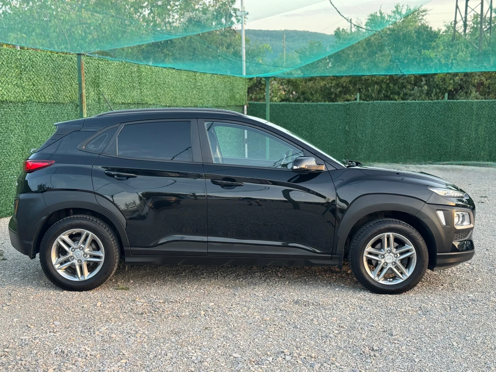Hyundai Kona Автомат, Дистроник, Keyless, 2019g, снимка 2 - Автомобили и джипове - 55881593