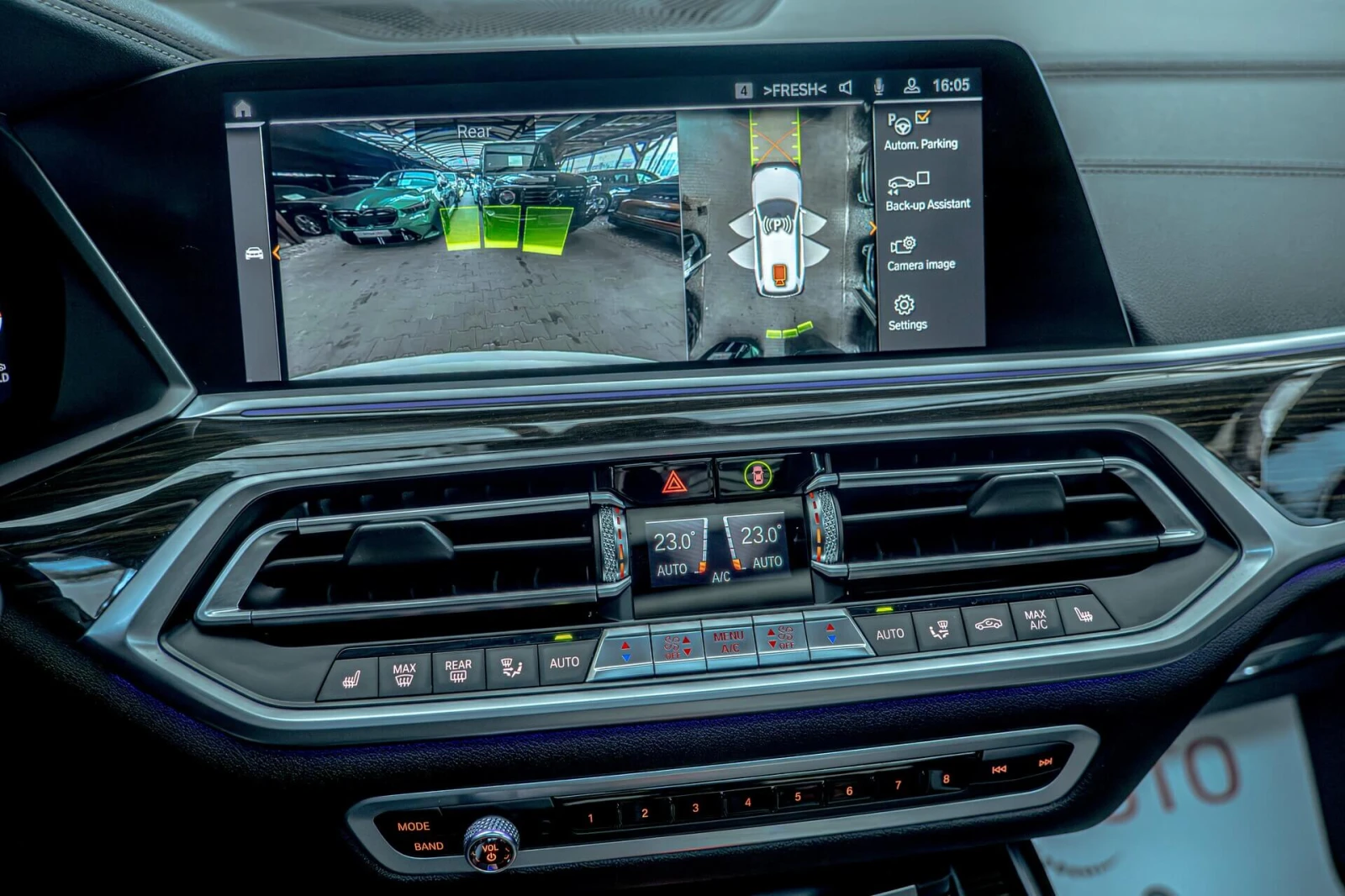 BMW X7 M50i/Harman Kardon/SKY Lounge/Кристал/Камера 360/H, снимка 11 - Автомобили и джипове - 55903684