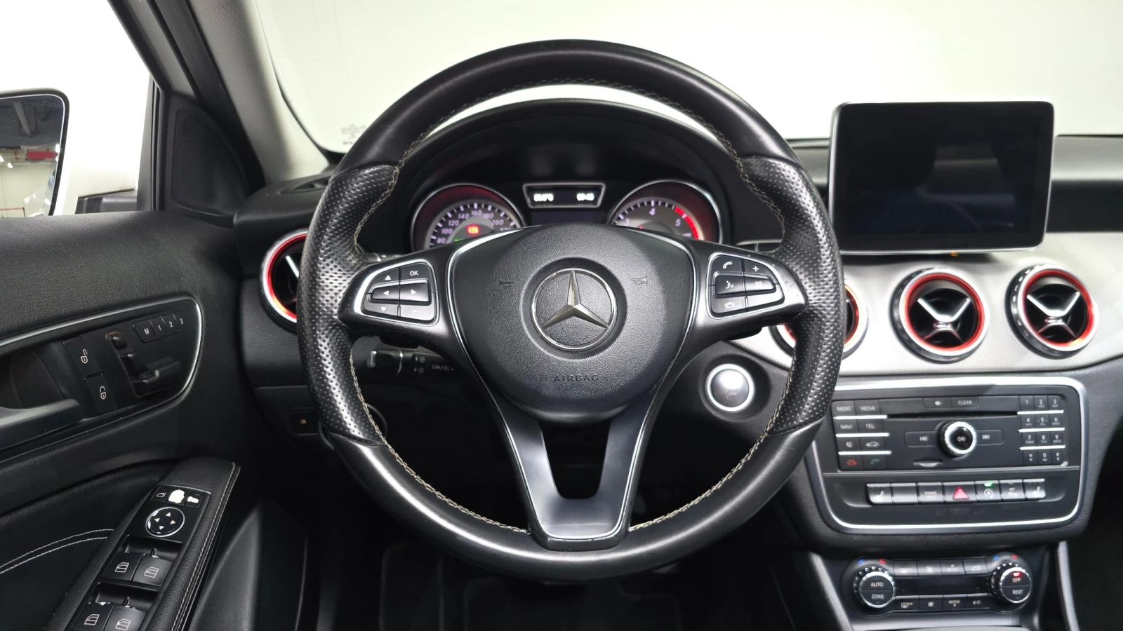 Mercedes-Benz GLA 200 TURBO* ��������* �����* �������* ������ ����*  | Mobile.bg � ����������� 9