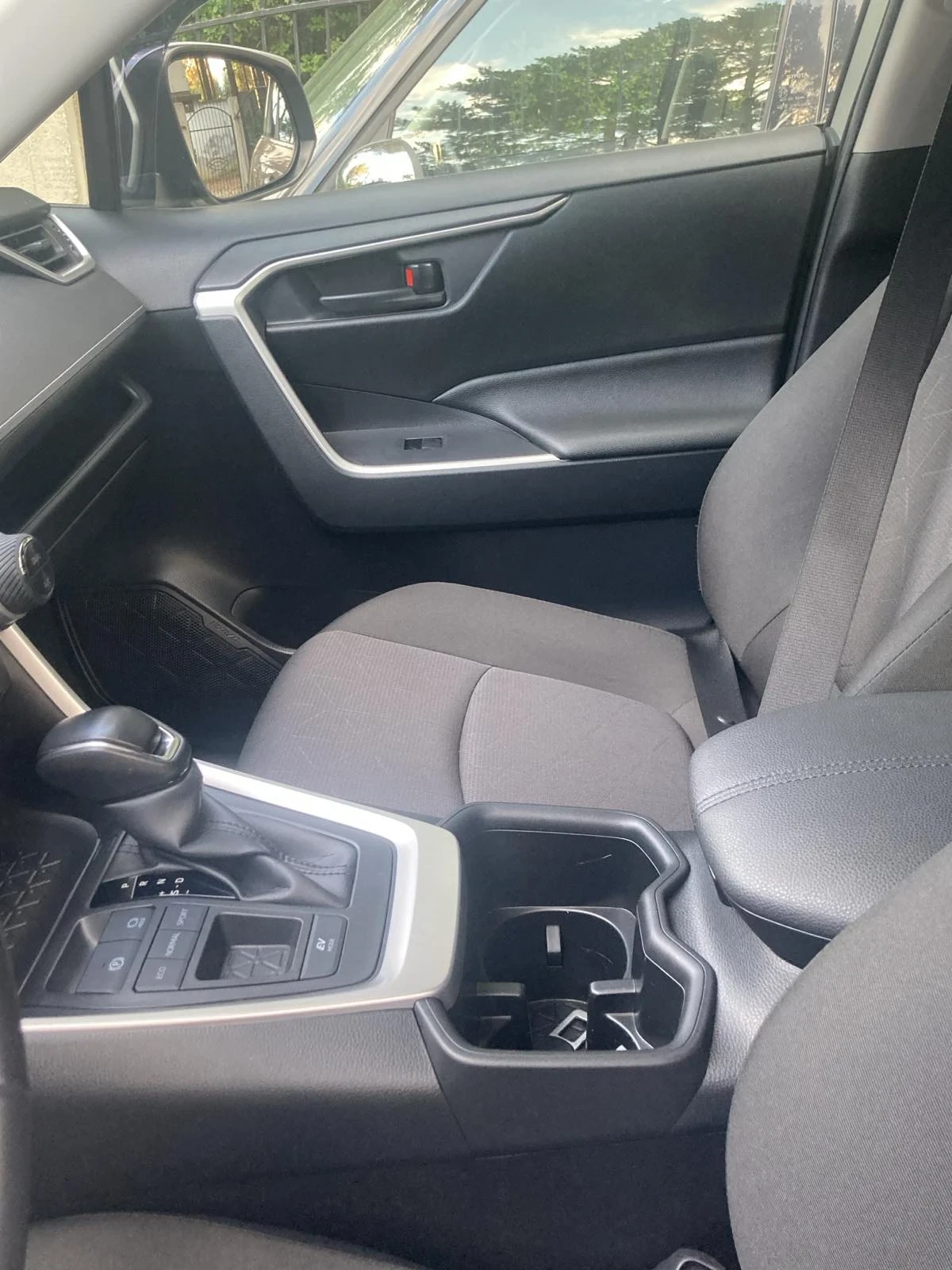 Toyota Rav4, снимка 8 - Автомобили и джипове - 56660621