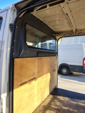 VW Crafter 2.5 TDI -5 врати, снимка 11