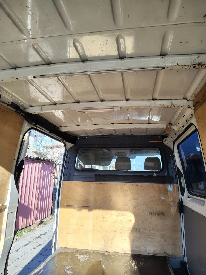 VW Crafter 2.5 TDI -5 врати, снимка 17 - Бусове и автобуси - 52998820