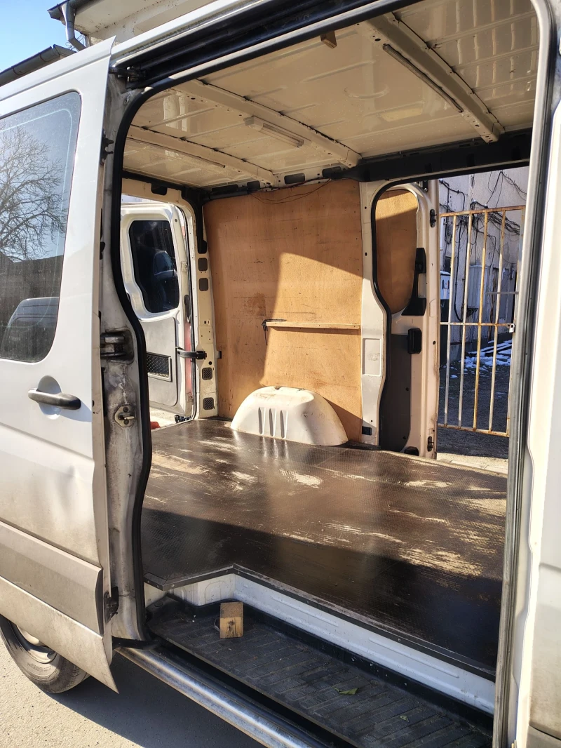 VW Crafter 2.5 TDI -5 врати, снимка 13 - Бусове и автобуси - 52998820