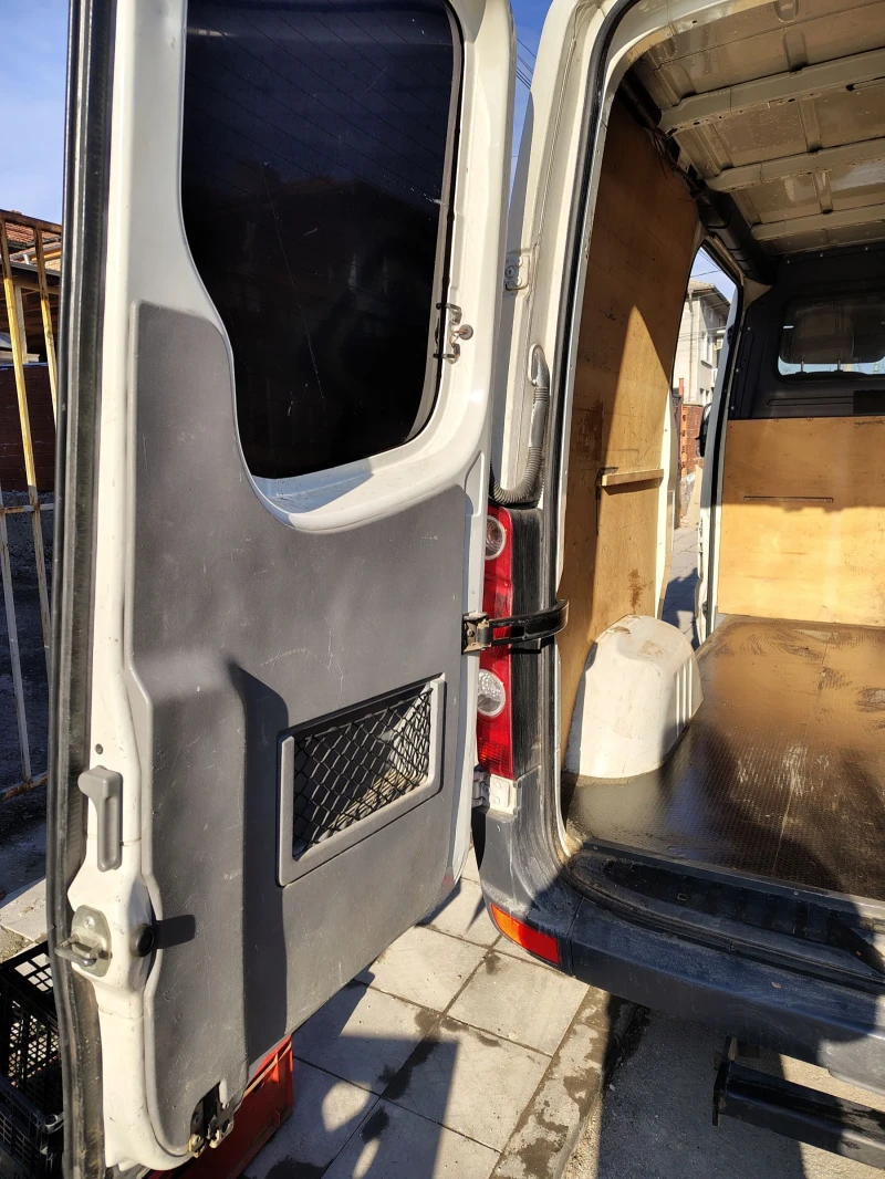 VW Crafter 2.5 TDI -5 врати, снимка 15 - Бусове и автобуси - 52998820