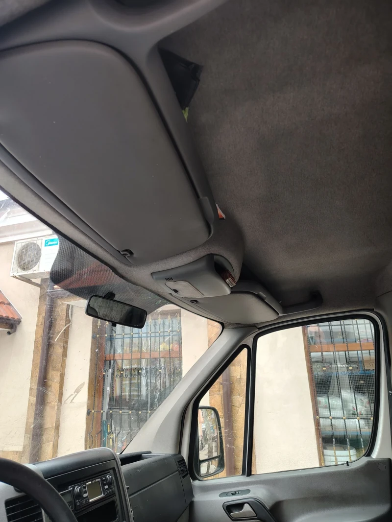 VW Crafter 2.5 TDI -5 врати, снимка 10 - Бусове и автобуси - 52998820