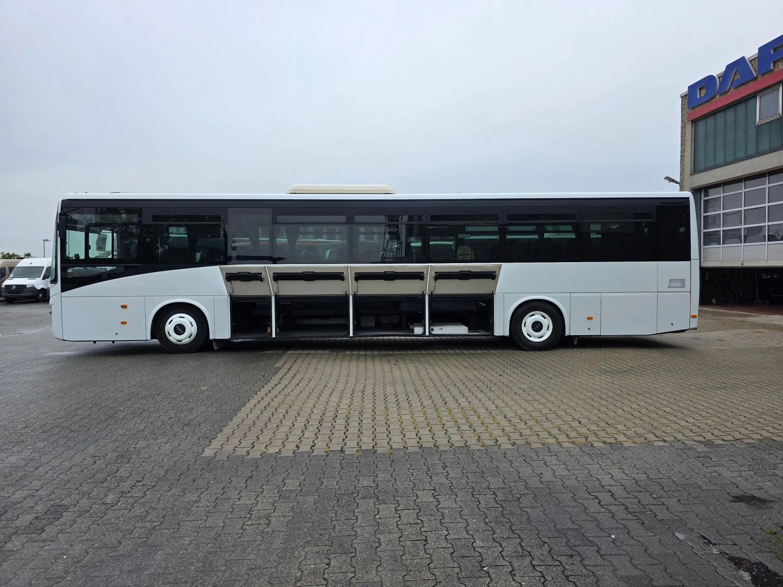 Iveco Classic Crossway, снимка 9 - Бусове и автобуси - 56598543
