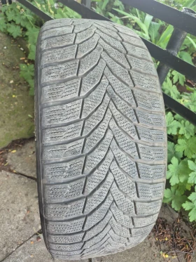 Гуми Зимни 235/45R18, снимка 2