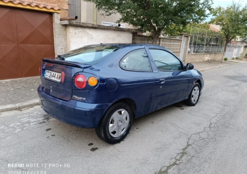 Renault Megane 1.6i 90k.c., снимка 1 - Автомобили и джипове - 47702330