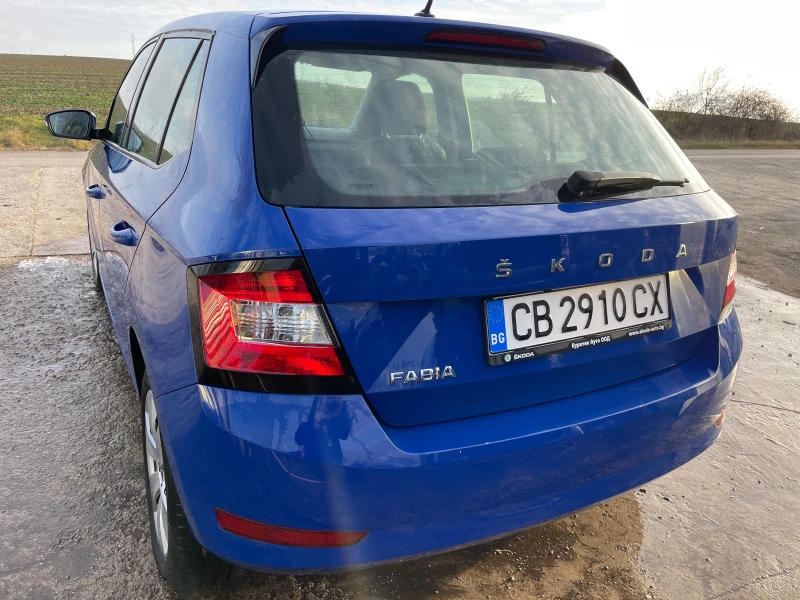 Skoda Fabia 1.0 MPI, снимка 6 - Автомобили и джипове - 48285825