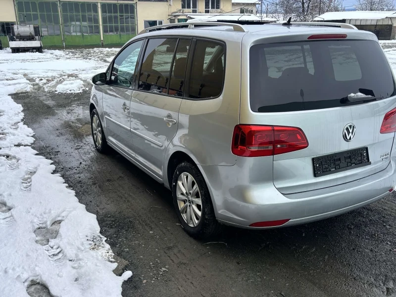 VW Touran 2.0 TDI Панорама , снимка 4 - Автомобили и джипове - 48682277