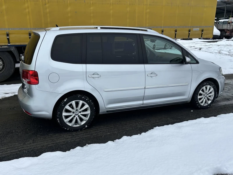 VW Touran 2.0 TDI Панорама , снимка 2 - Автомобили и джипове - 48682277