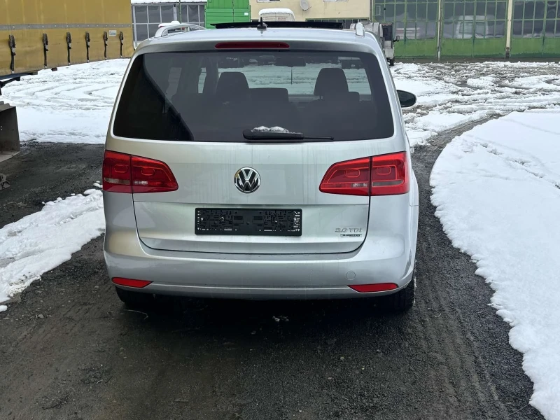 VW Touran 2.0 TDI Панорама , снимка 3 - Автомобили и джипове - 48682277