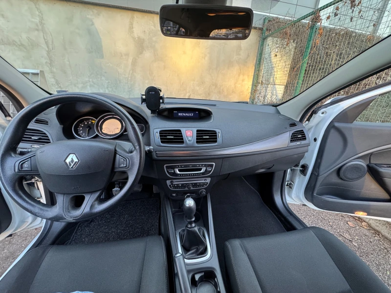 Renault Megane 1.6i, снимка 5 - Автомобили и джипове - 48871137