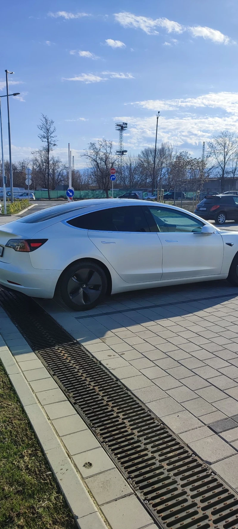 Tesla Model 3 Standard Range Plus, снимка 3 - Автомобили и джипове - 48922225