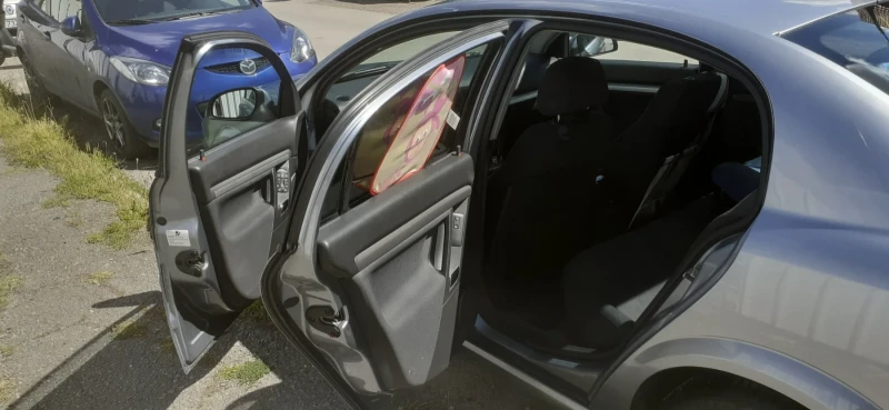 Opel Vectra 1.8 бензин 140к.с, снимка 4 - Автомобили и джипове - 52324186