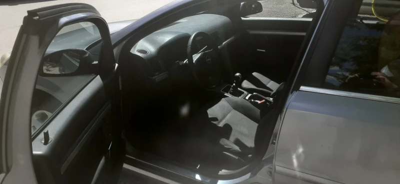 Opel Vectra 1.8 бензин 140к.с, снимка 8 - Автомобили и джипове - 52324186