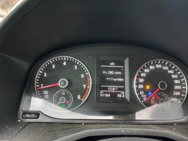 VW Caddy, снимка 11 - Автомобили и джипове - 52360550