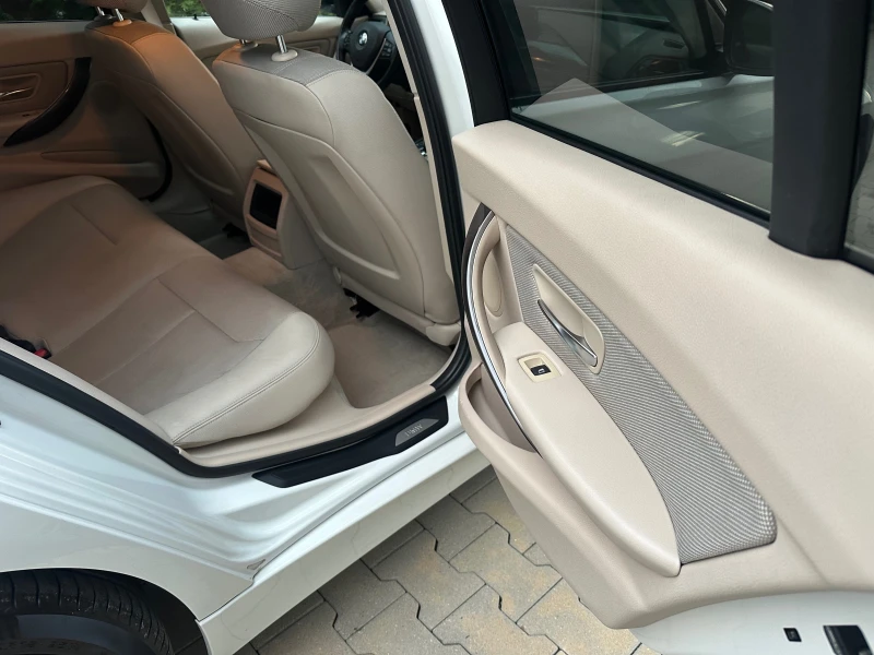 BMW 320 2.0d Xdrive LUXURY NEW, снимка 11 - Автомобили и джипове - 52382854