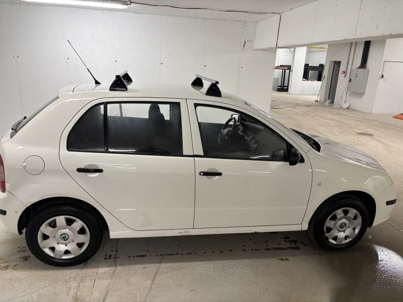 Skoda Fabia 12V, снимка 2 - Автомобили и джипове - 53301131