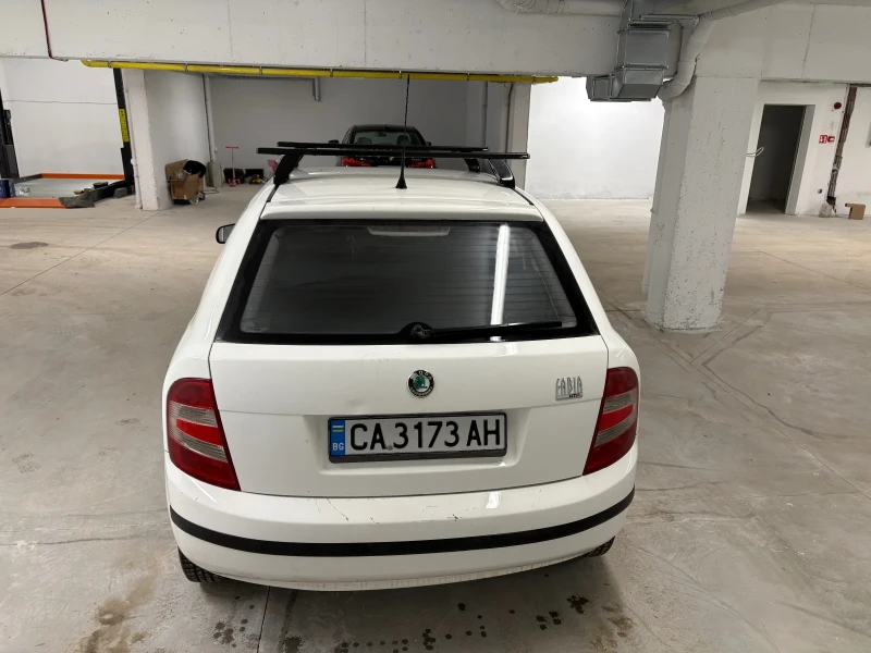 Skoda Fabia 12V, снимка 3 - Автомобили и джипове - 53301131