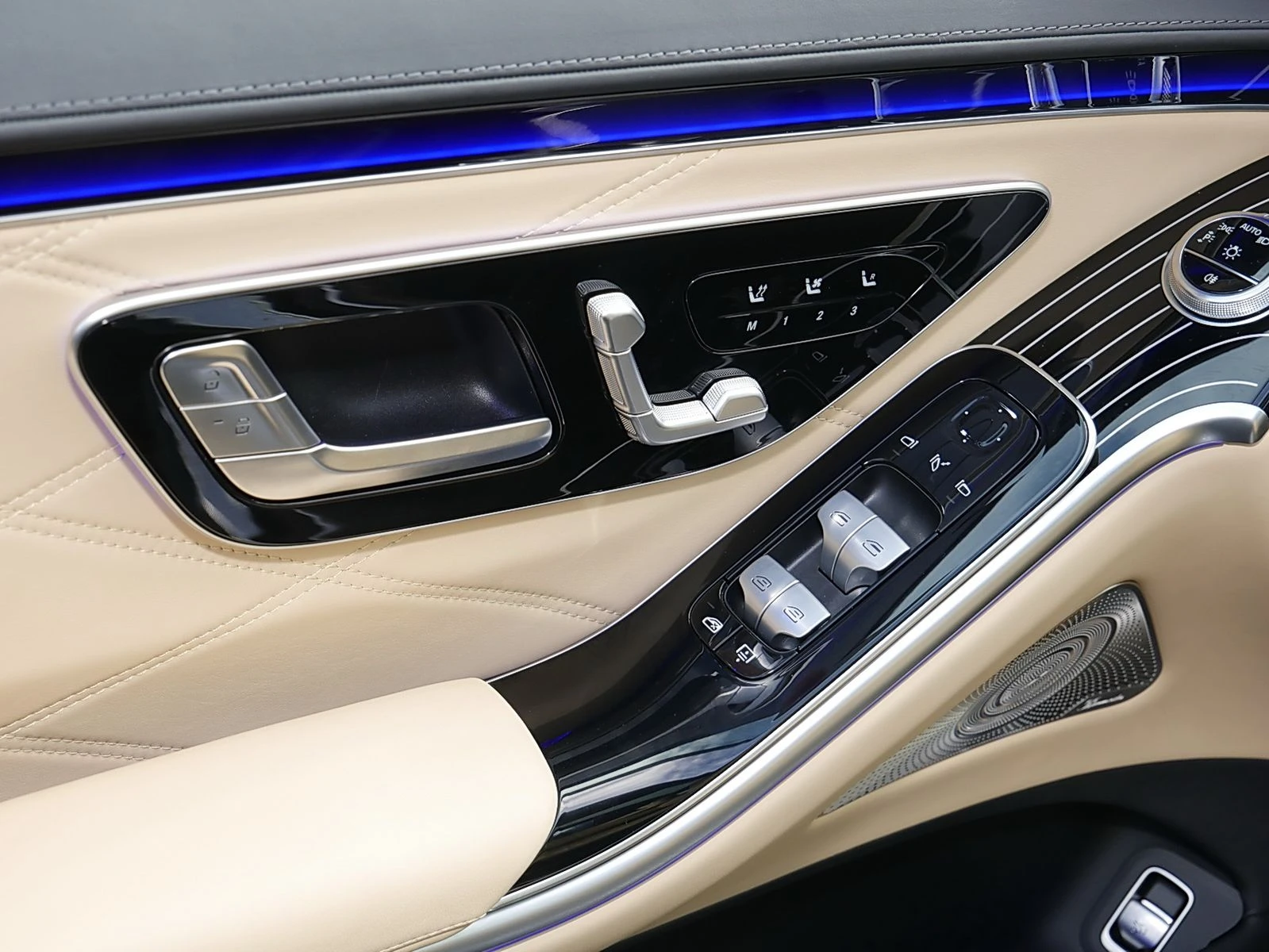 Mercedes-Benz S 580 MAYBACH EXCLUSIVE/BURMERSTER/PANO/TV/360  камера/ - изображение 3