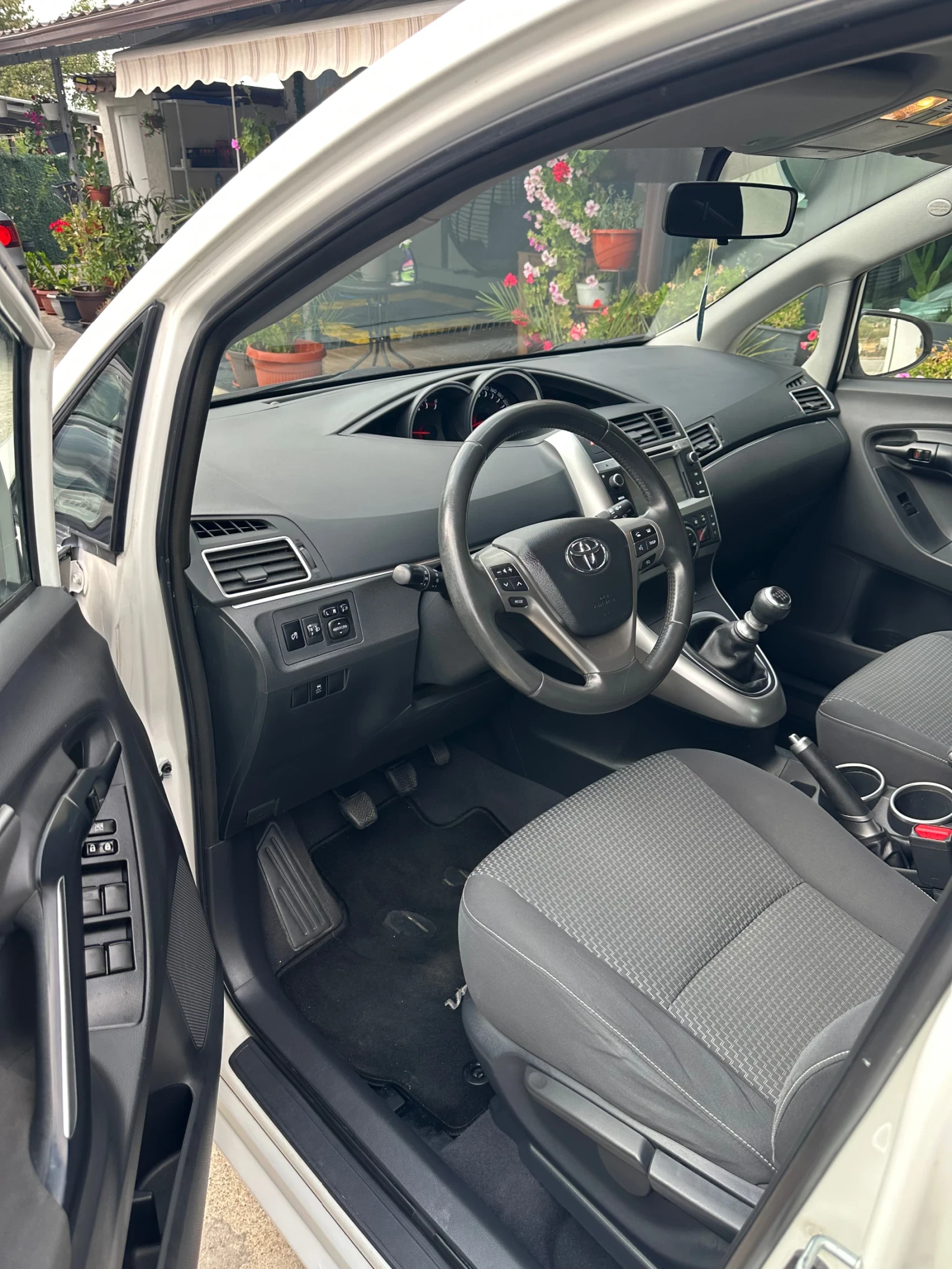 Toyota Verso Ayris Verso - изображение 7