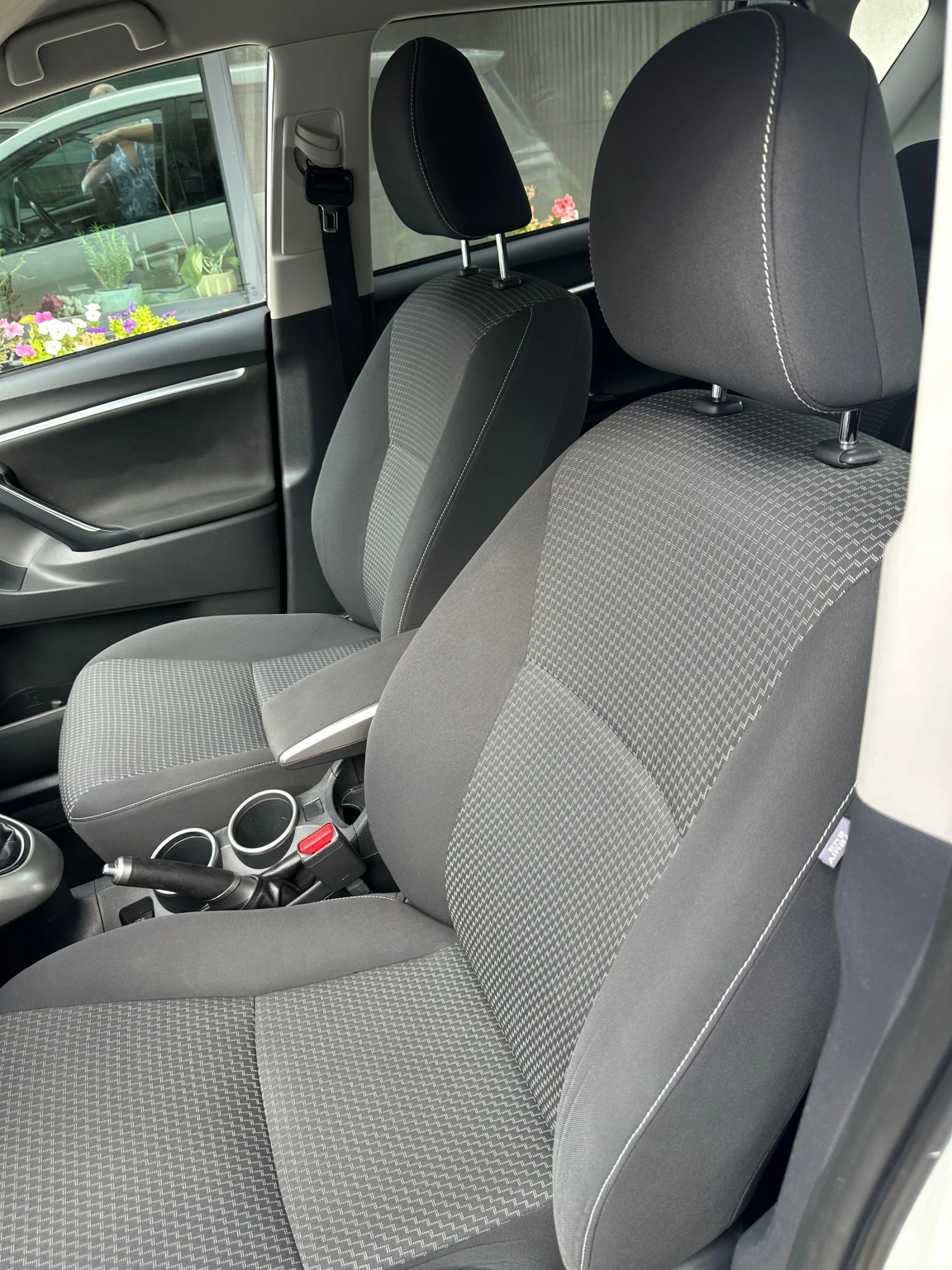 Toyota Verso Ayris Verso - изображение 9