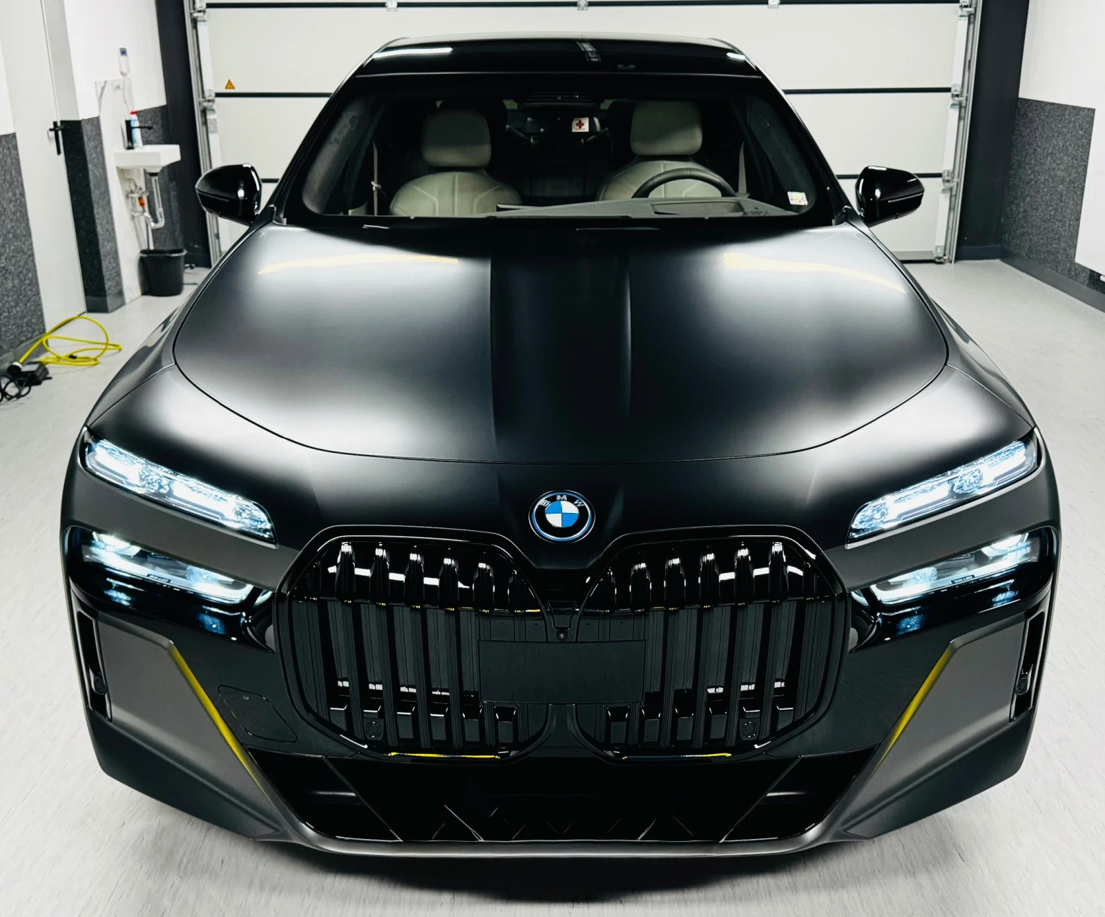 BMW i7 Xdrive60 Individual  | Mobile.bg   1