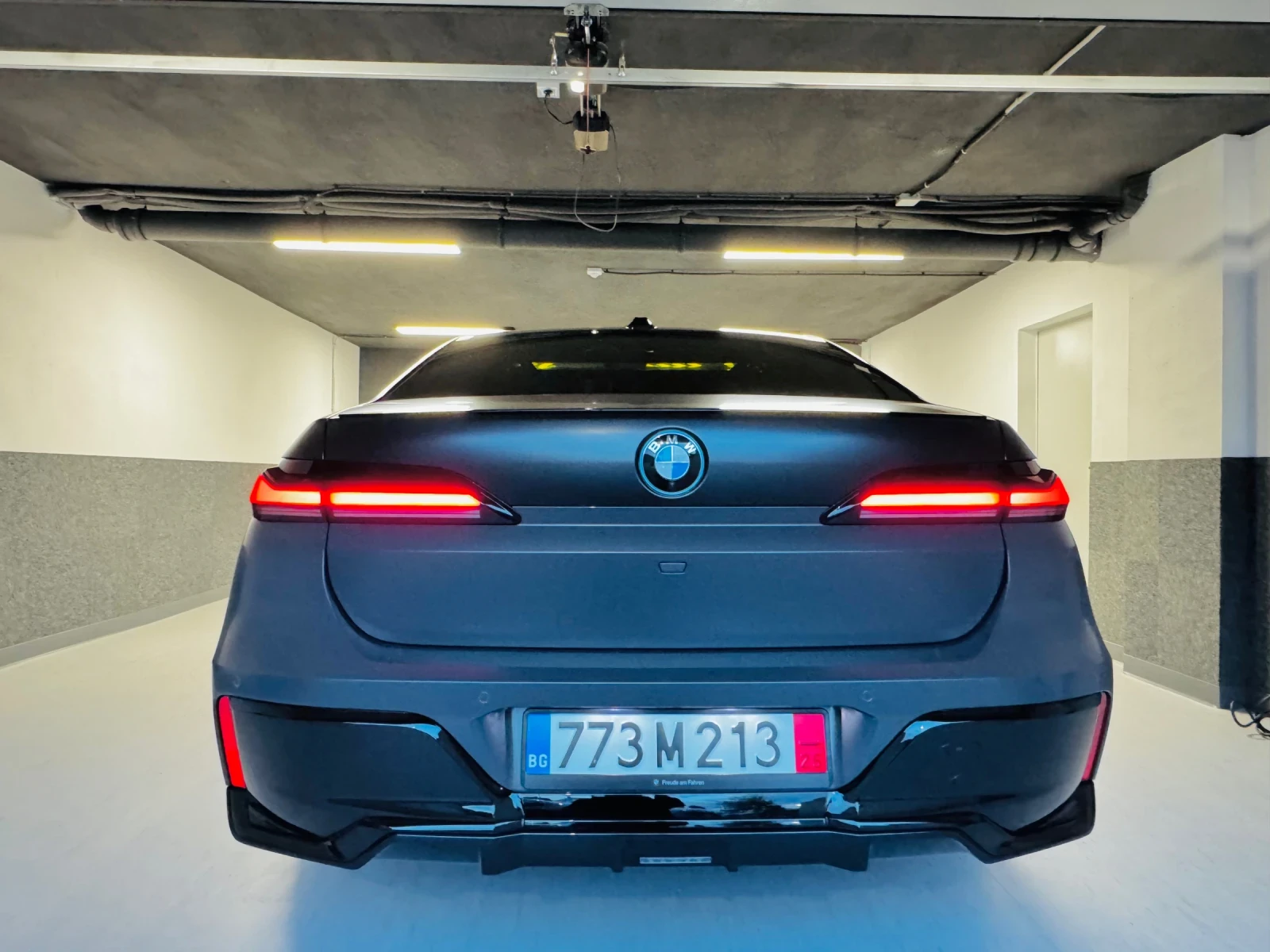BMW i7 Xdrive60 Individual  - изображение 7