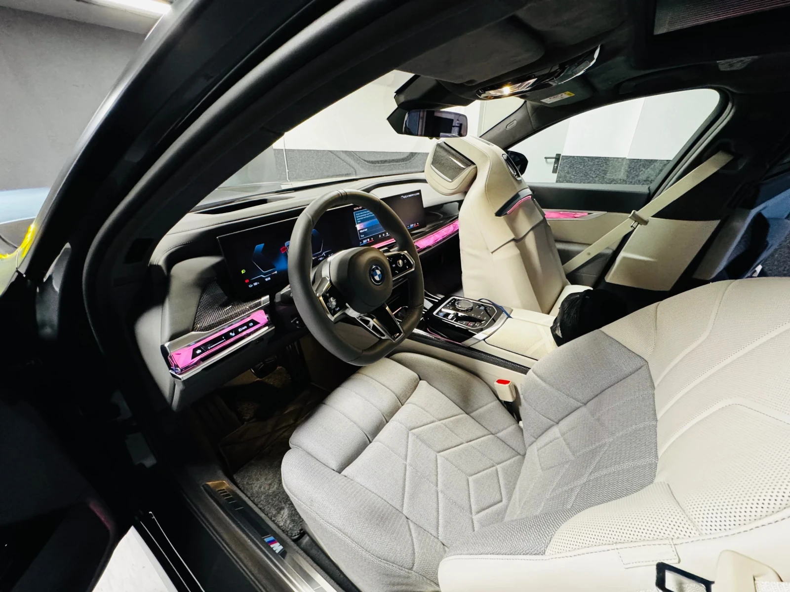 BMW i7 Xdrive60 Individual  | Mobile.bg   11