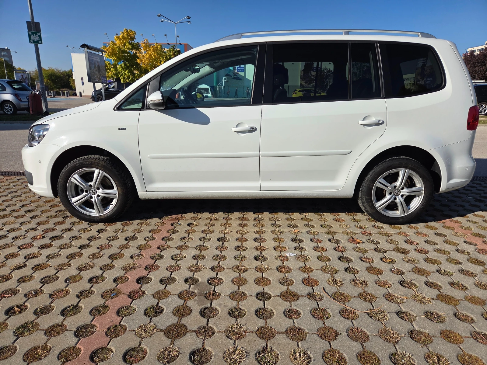VW Touran 1.6TDI CUP | Mobile.bg   2