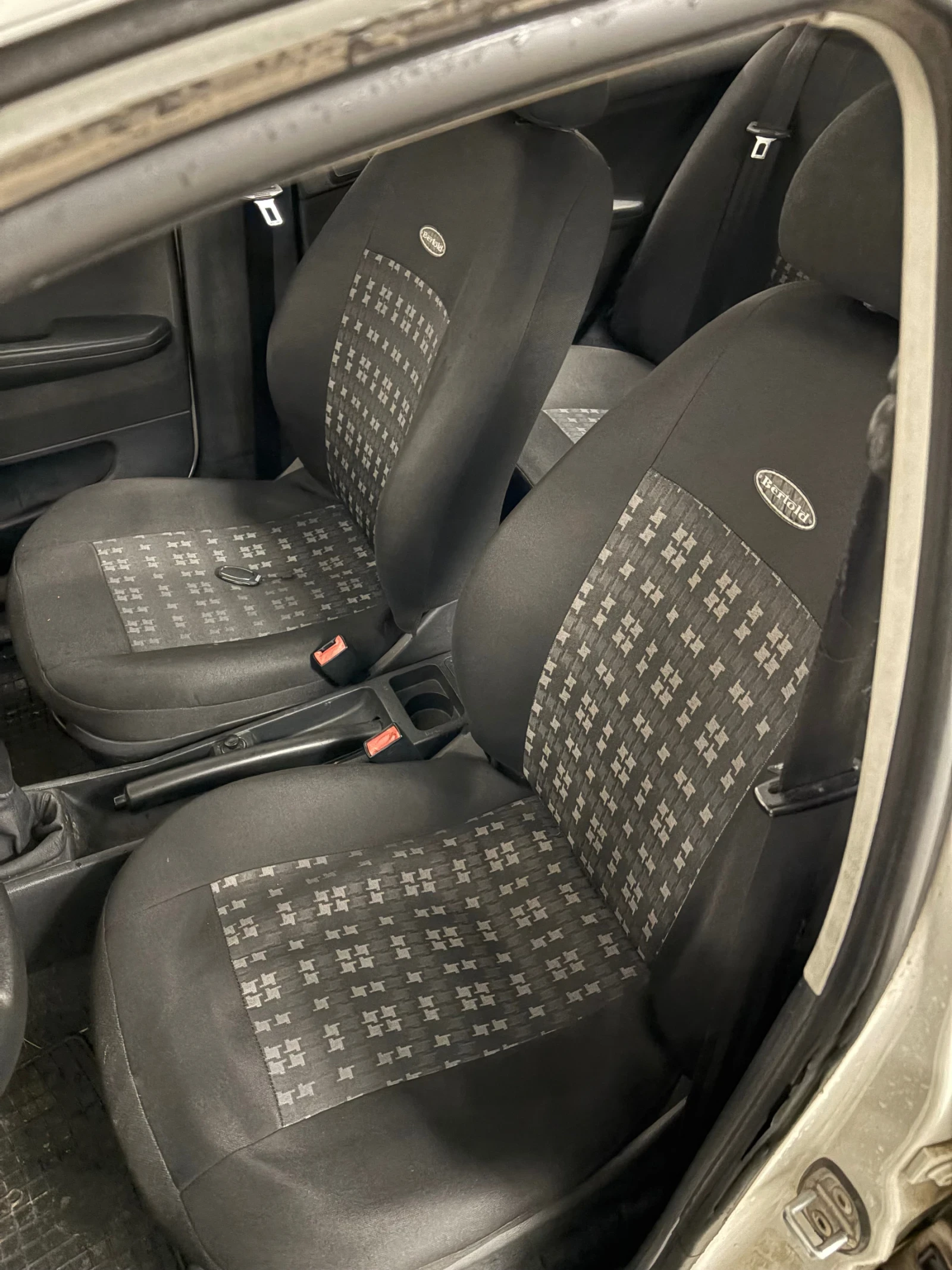 Skoda Fabia 12V - изображение 7