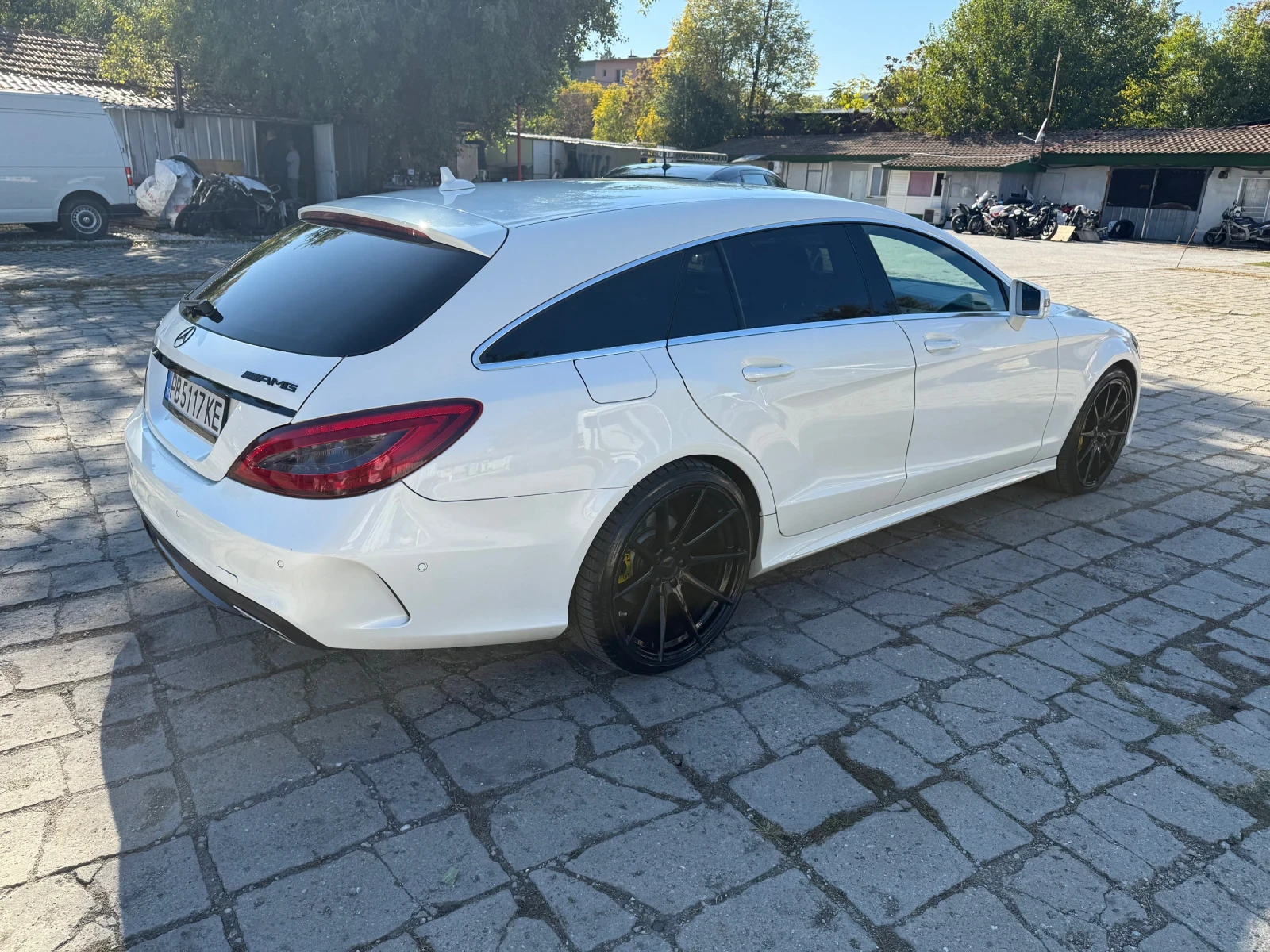 Mercedes-Benz CLS 400 Shooting brake/4 Matic - изображение 4