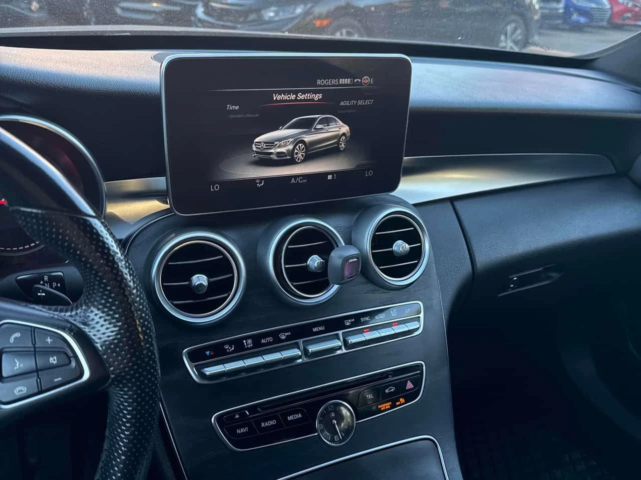 Mercedes-Benz C 300 CARFAX/ПАНОРАМА/ПОДГРЕВИ - изображение 9