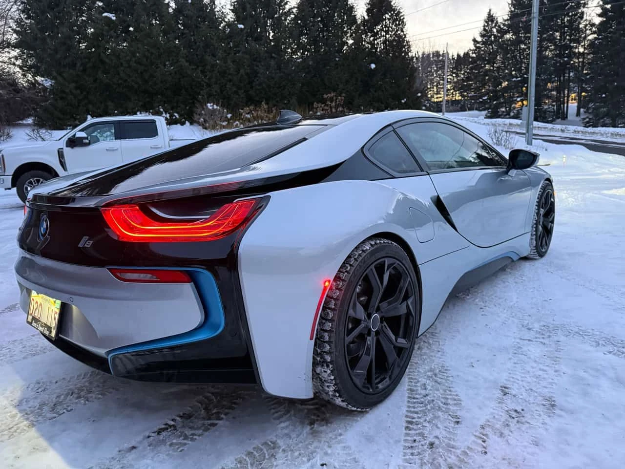 BMW i8  CARFAX /CAMERA/ ПОДГРЕВИ, снимка 7 - Автомобили и джипове - 53818051
