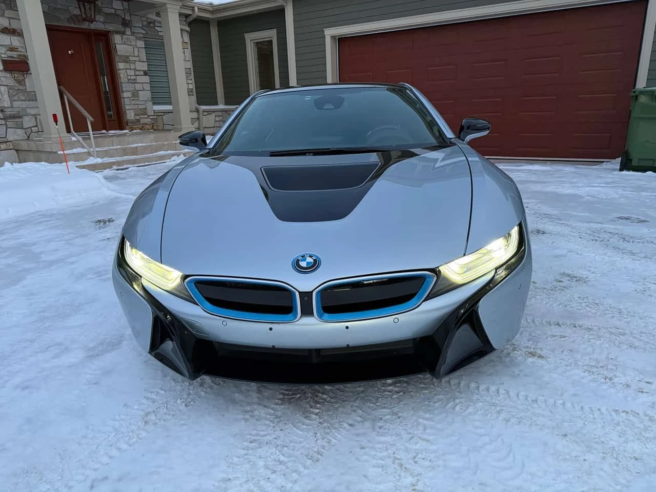 BMW i8  CARFAX /CAMERA/ ПОДГРЕВИ, снимка 3 - Автомобили и джипове - 53818051