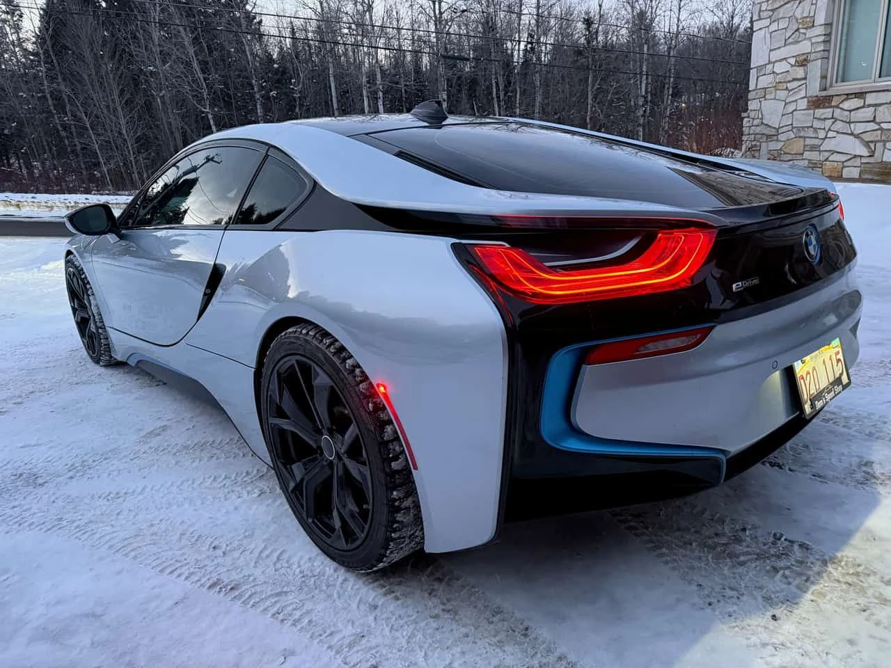 BMW i8  CARFAX /CAMERA/ ПОДГРЕВИ, снимка 8 - Автомобили и джипове - 53818051