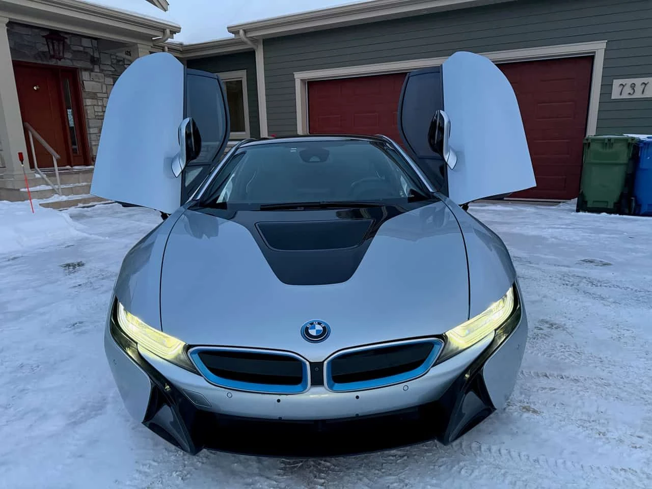 BMW i8  CARFAX /CAMERA/ ПОДГРЕВИ, снимка 4 - Автомобили и джипове - 53818051