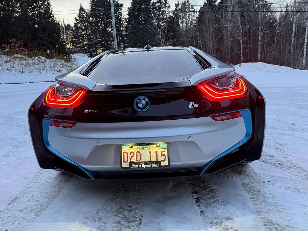 BMW i8  CARFAX /CAMERA/ ПОДГРЕВИ, снимка 10 - Автомобили и джипове - 53818051