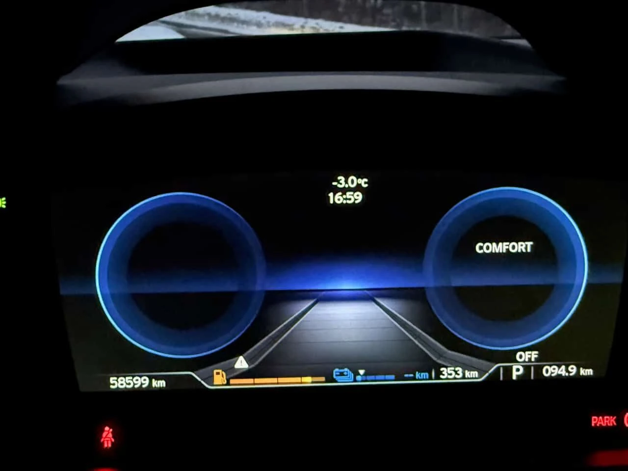 BMW i8  CARFAX /CAMERA/ ПОДГРЕВИ, снимка 12 - Автомобили и джипове - 53818051