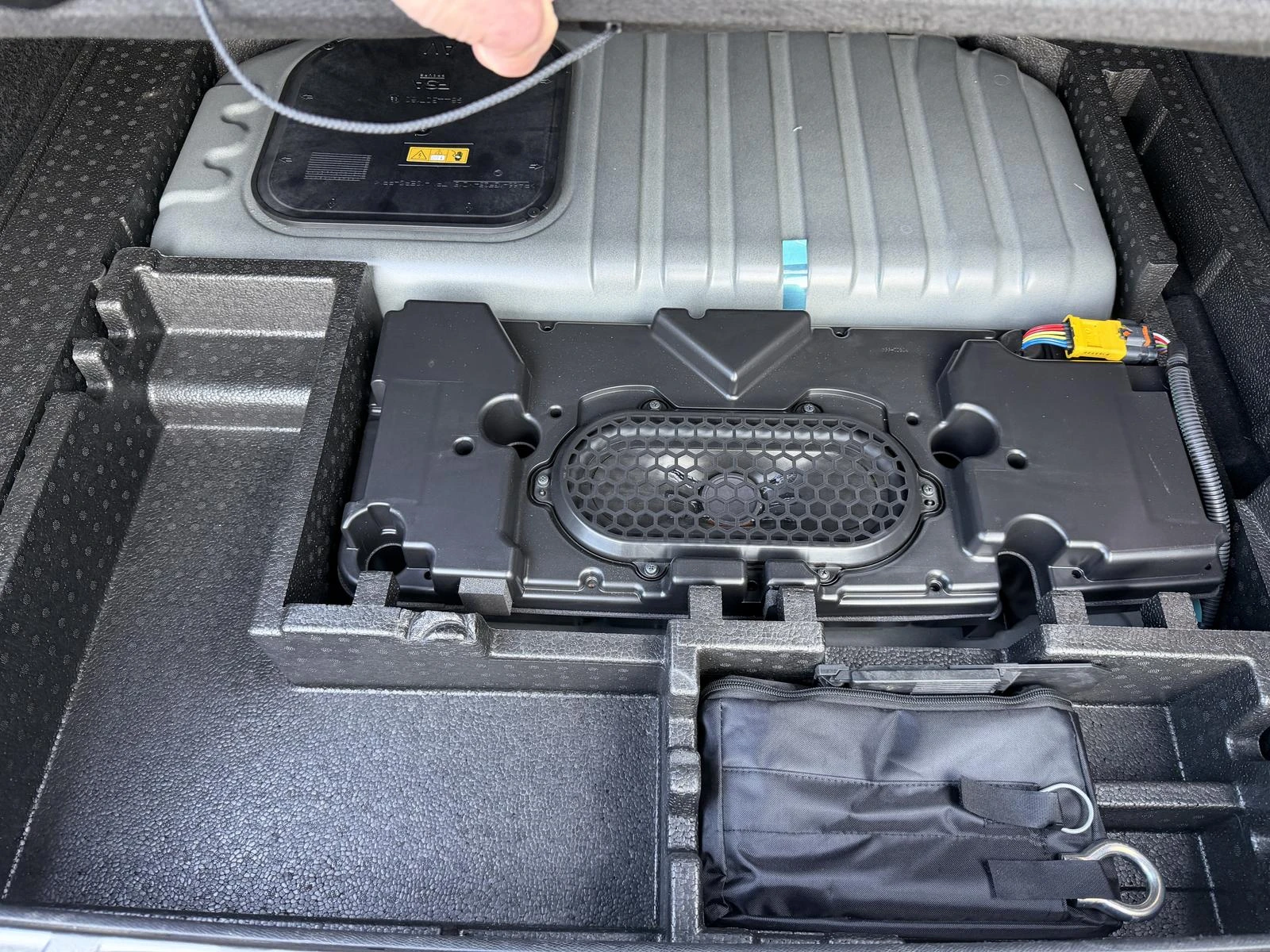 Peugeot 408 1.6 PHEV/224HP/GT/FOCAL/LEATHER/360/172h, снимка 14 - Автомобили и джипове - 53947219