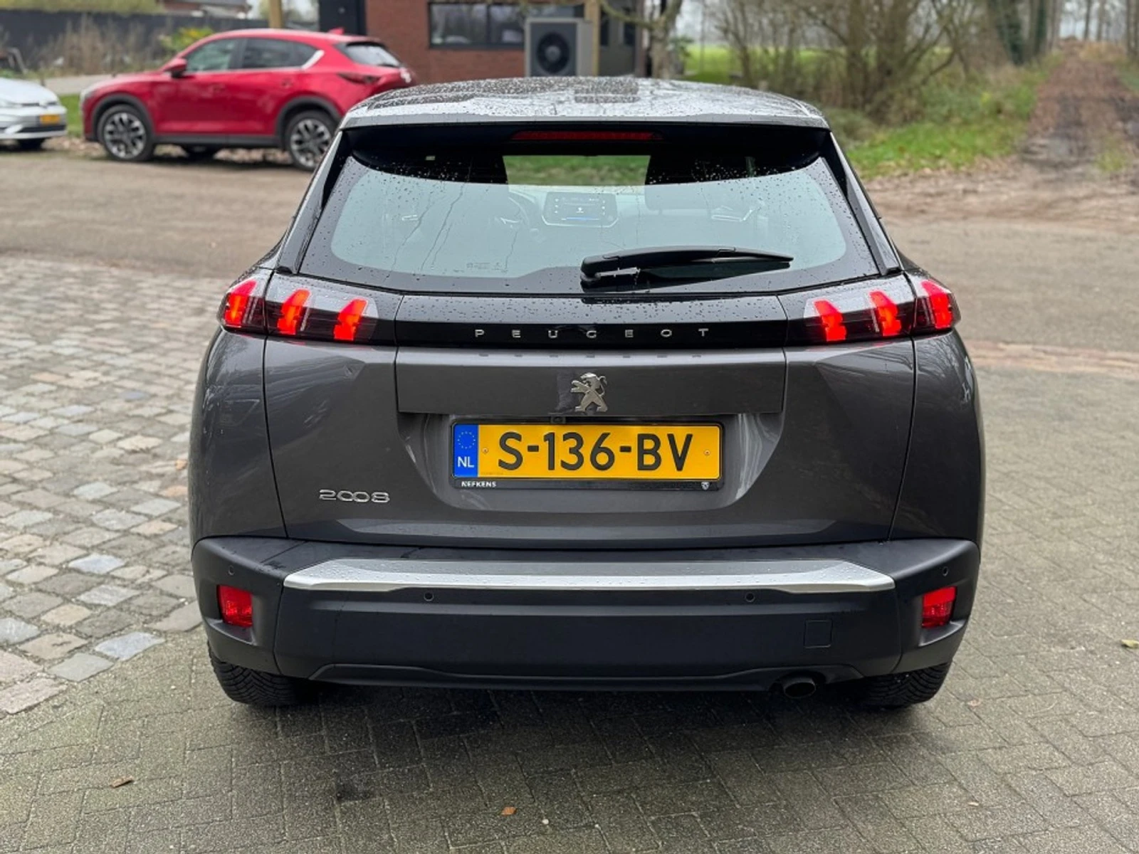 Peugeot 2008 1.2 Active, снимка 3 - Автомобили и джипове - 54106563